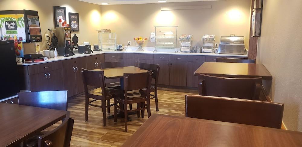 Hotel Americinn By Wyndham 3*