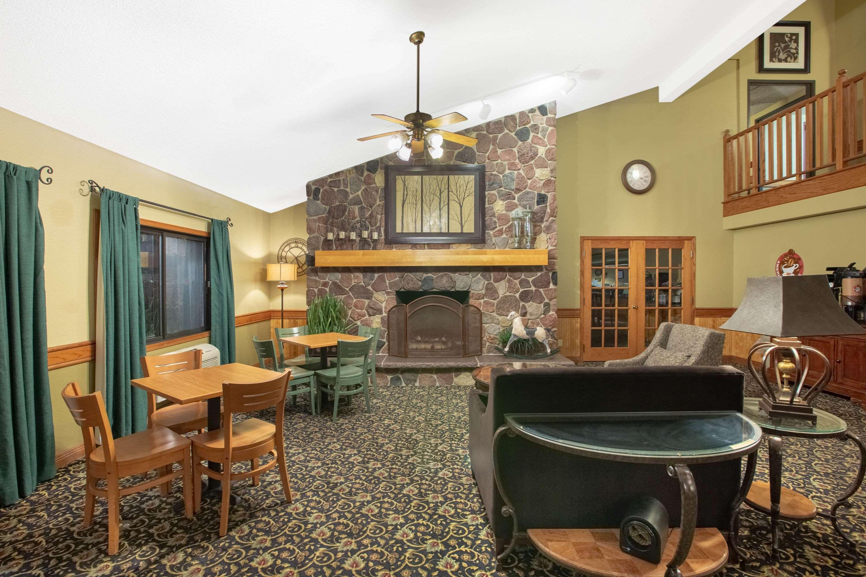 Hotel Americinn By Wyndham 3*